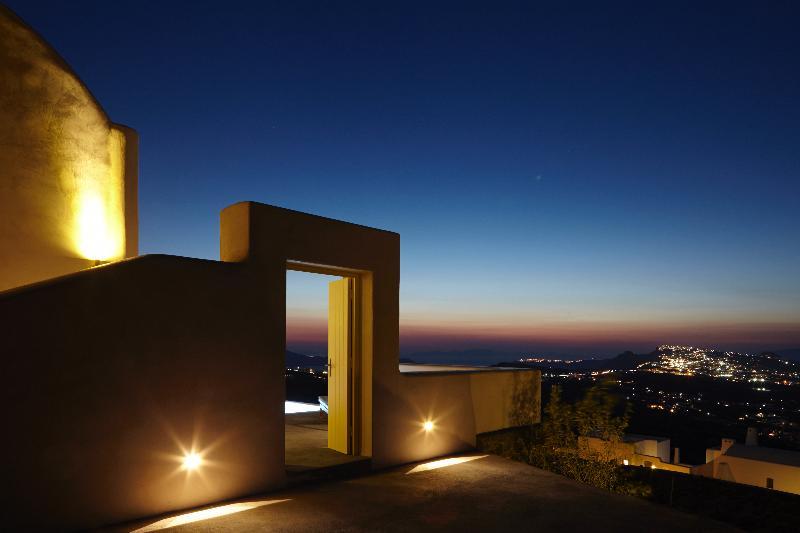North Santorini A Luxury Spa Hotel Pýrgos Exteriör bild